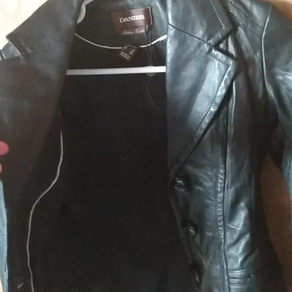 Jacket - Picture 5 of 7